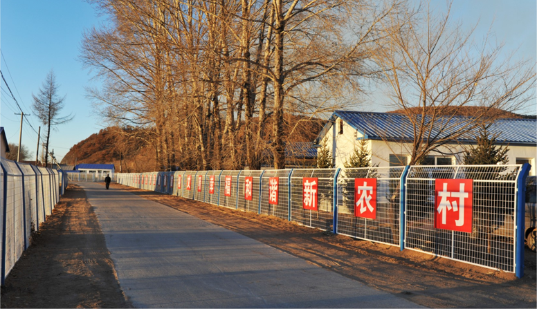 賽罕區黃合少鎮西討速號村“十個全覆蓋”舊呼涼公路環境整治工程